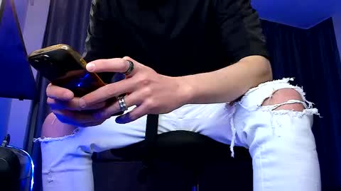Paris online show from 04/30/26, 08:48