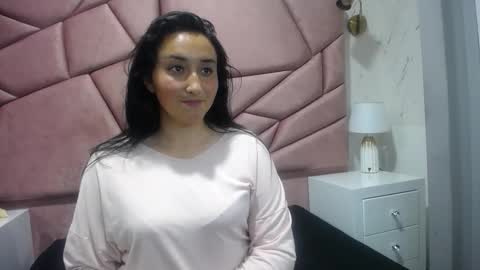 Snapshot of paris_love19 chatting on 11/22/25, 07:46 kitty online show from 11/22/25, 07:46