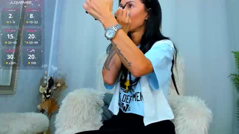 Paris online show from 09/23/25, 03:31