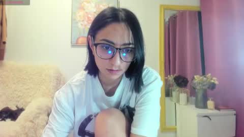 Paris online show from 02/22/26, 07:12