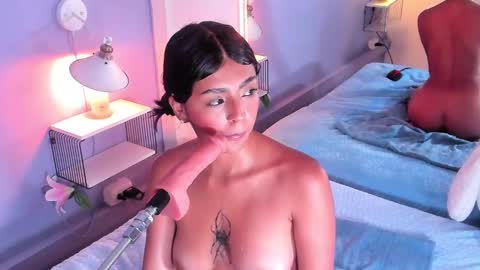 Snapshot of pariscotton chatting on 12/13/24, 04:27 Paris online show from 12/13/24, 04:27