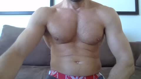 Snapshot of parisien75015 chatting on 12/18/24, 01:02 Porn Actor 21cm Hetero online show from 12/18/24, 01:02