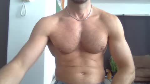 Snapshot of parisien75015 chatting on 12/31/24, 10:15 Porn Actor 21cm Hetero online show from 12/31/24, 10:15