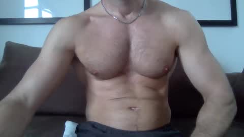 Snapshot of parisien75015 chatting on 01/30/25, 06:03 Porn Actor 21cm Hetero online show from 01/30/25, 06:03