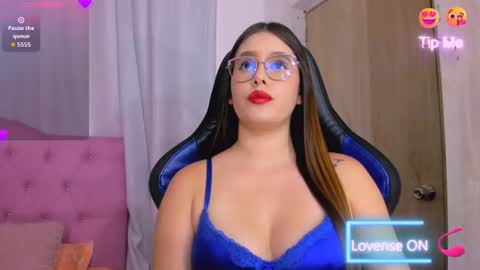 Snapshot of parisshayk chatting on 07/21/26, 06:10 Paris online show from 07/21/26, 06:10