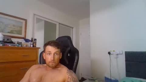 Snapshot of parisstone1557 chatting on 02/25/26, 04:33 parisstone1557 online show from 02/25/26, 04:33