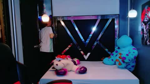 park_jimin1 online show from 12/16/25, 07:08