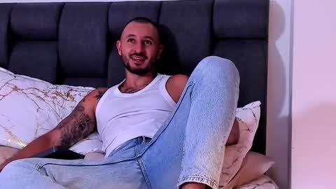 Snapshot of parker_lavine chatting on 10/26/25, 02:28 parker lavine online show from 10/26/25, 02:28