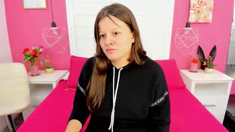 Snapshot of parker_mia02 chatting on 11/24/25, 12:38 parker_mia02 online show from 11/24/25, 12:38