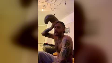 Snapshot of parkertom525 chatting on 03/22/26, 11:19 parkertom525 online show from 03/22/26, 11:19