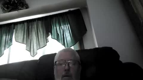 Snapshot of part86 chatting on 12/28/24, 01:38 part86 online show from 12/28/24, 01:38