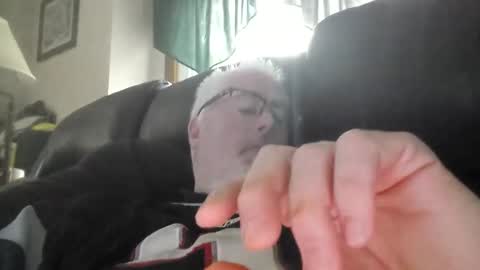 Snapshot of part86 chatting on 10/19/25, 06:52 part86 online show from 10/19/25, 06:52