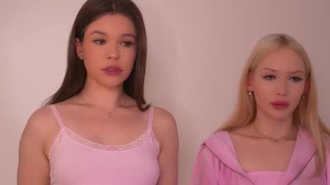 Snapshot of party_4_u chatting on 11/23/25, 02:28 Sofi online show from 11/23/25, 02:28