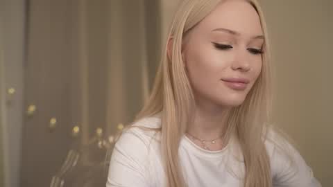 Snapshot of party_4_u chatting on 11/26/25, 12:50 Sofi online show from 11/26/25, 12:50