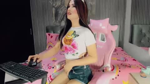 party_fre_girl online show from 09/28/25, 04:45