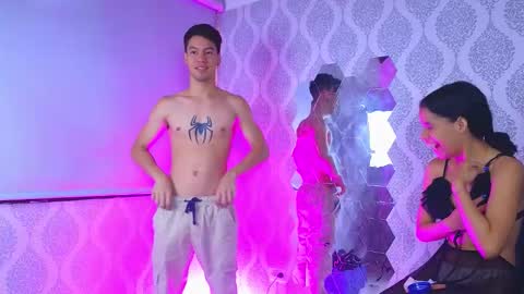 Snapshot of partyhottwink chatting on 10/13/25, 01:22 Danna online show from 10/13/25, 01:22