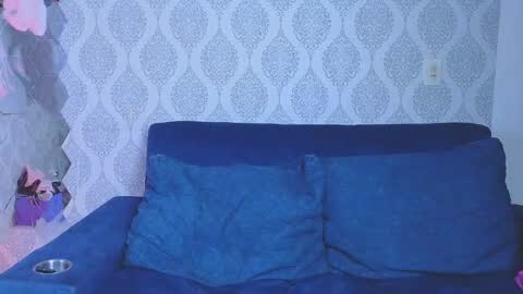 Snapshot of partyhottwink chatting on 11/01/25, 01:13 Danna online show from 11/01/25, 01:13