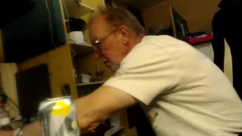 pascal88881 online show from 12/07/24, 10:56