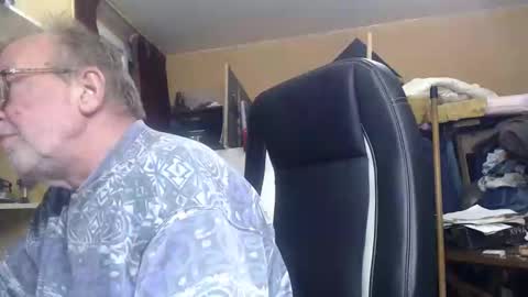 pascal88881 online show from 12/15/24, 07:10