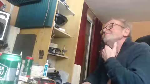 pascal88881 online show from 12/17/24, 01:29