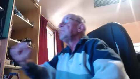 pascal88881 online show from 10/25/25, 08:00