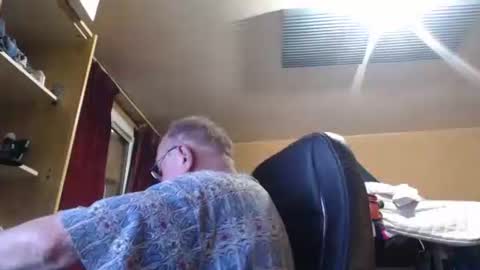 pascal88881 online show from 10/28/25, 10:52