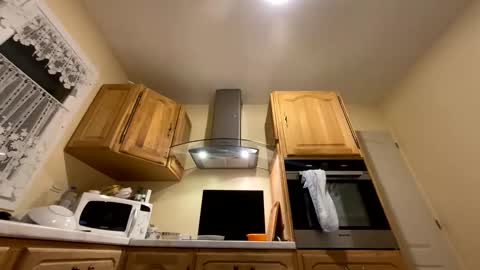 pascalou02 online show from 10/20/25, 05:13