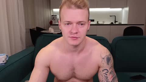 Pashka online show from 01/18/25, 03:16