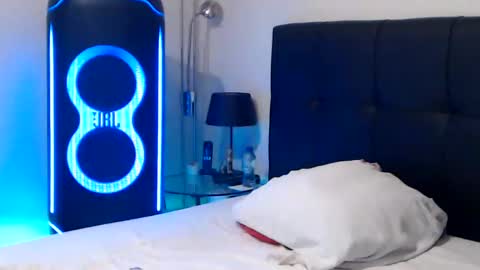 Sexy Prinsesje Celina and my Boyfriend Fred  Follow Passiekoppel on TwitterREAD BIO online show from 02/07/25, 05:18