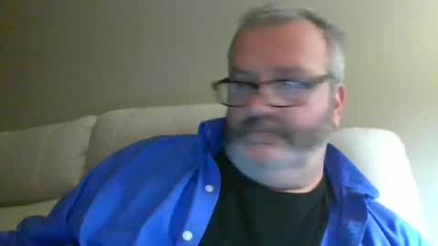 passporttraveler1 online show from 10/17/25, 12:47