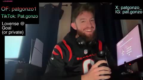 Snapshot of patcums chatting on 11/23/25, 10:59 patcums online show from 11/23/25, 10:59