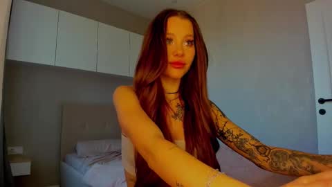 patricia_bloom online show from 10/19/25, 04:57
