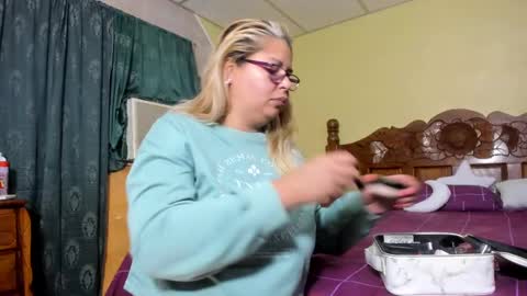 Snapshot of patricia_snack chatting on 03/01/25, 01:43 Patricia online show from 03/01/25, 01:43