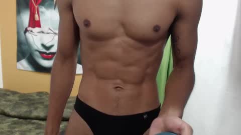 EDUAR Independent model online show from 01/22/25, 12:59