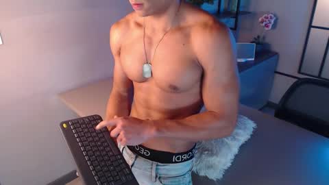 Snapshot of patrick_brown_ chatting on 12/11/24, 12:12 Patrick Brown online show from 12/11/24, 12:12