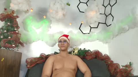 Snapshot of patrick_rose_ chatting on 12/17/24, 11:06 Patrick Rose online show from 12/17/24, 11:06