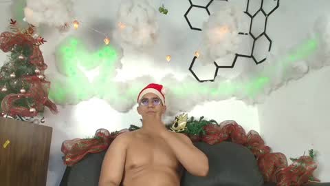 Snapshot of patrick_rose_ chatting on 12/20/24, 11:10 Patrick Rose online show from 12/20/24, 11:10