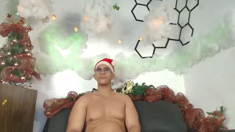 Snapshot of patrick_rose_ chatting on 12/24/24, 11:06 Patrick Rose online show from 12/24/24, 11:06