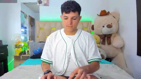 Snapshot of patrick_sanzzz chatting on 07/13/26, 12:02 Patrick online show from 07/13/26, 12:02