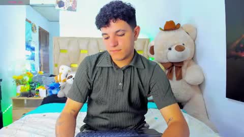 Snapshot of patrick_sanzzz chatting on 07/19/26, 02:04 Patrick online show from 07/19/26, 02:04