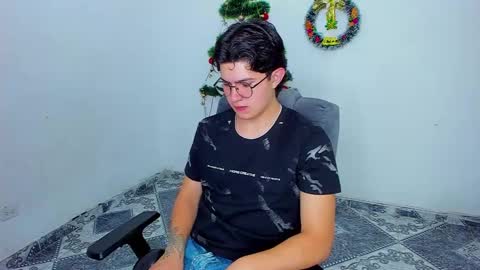 Snapshot of patrik027 chatting on 12/04/24, 09:46 .... online show from 12/04/24, 09:46