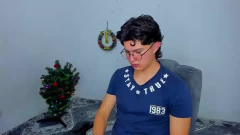 Snapshot of patrik027 chatting on 12/10/24, 11:40 .... online show from 12/10/24, 11:40