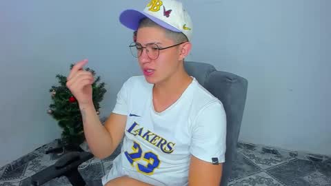 Snapshot of patrik027 chatting on 01/05/25, 07:28 .... online show from 01/05/25, 07:28