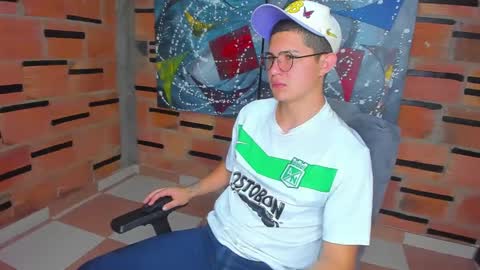 Snapshot of patrik027 chatting on 01/18/25, 03:49 .... online show from 01/18/25, 03:49