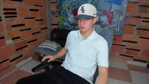 Snapshot of patrik027 chatting on 02/11/25, 09:46 .... online show from 02/11/25, 09:46