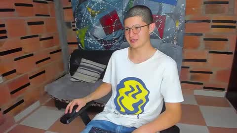 Snapshot of patrik027 chatting on 02/17/25, 03:20 .... online show from 02/17/25, 03:20