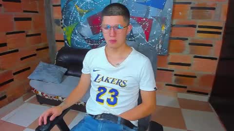 Snapshot of patrik027 chatting on 02/26/25, 01:08 .... online show from 02/26/25, 01:08