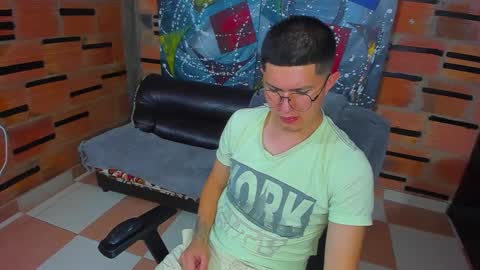 Snapshot of patrik027 chatting on 03/11/25, 05:46 .... online show from 03/11/25, 05:46