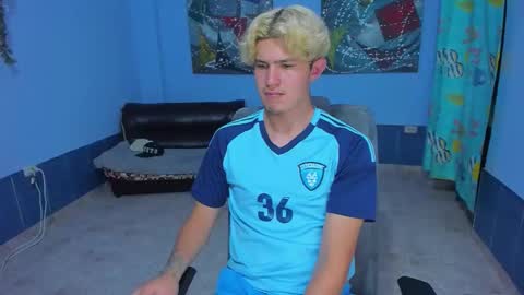 .... online show from 10/25/25, 06:35