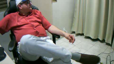 Snapshot of pattrom chatting on 07/20/26, 02:04 Patrom online show from 07/20/26, 02:04